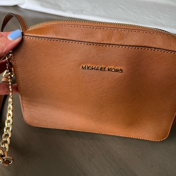 Michael Kors Ginny Cross body shoulder bag Like New! - Picture 3 of 7